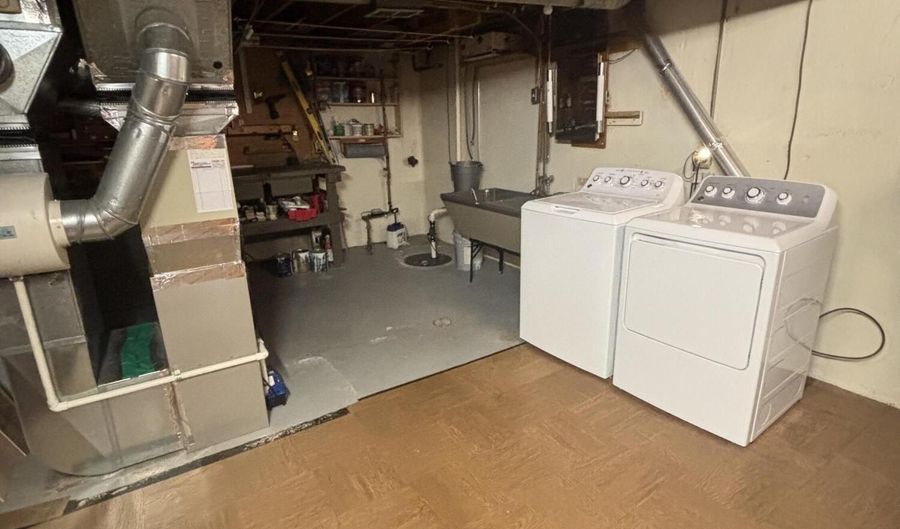 1420 Kirtland Dr, Ann Arbor, MI 48103 - 3 Beds, 1 Bath