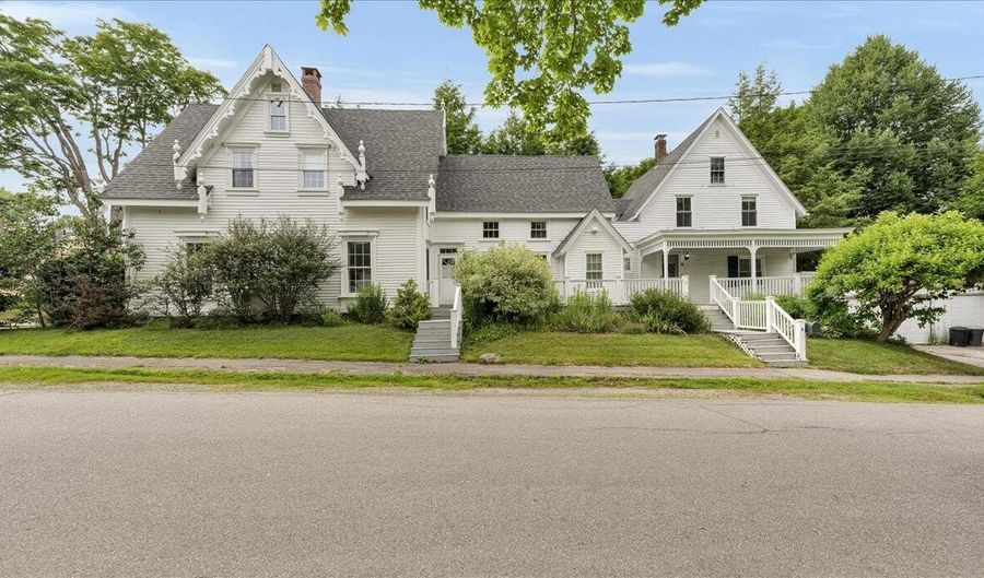 92 Cedar St, Belfast, ME 04915 - 6 Beds, 3 Bath
