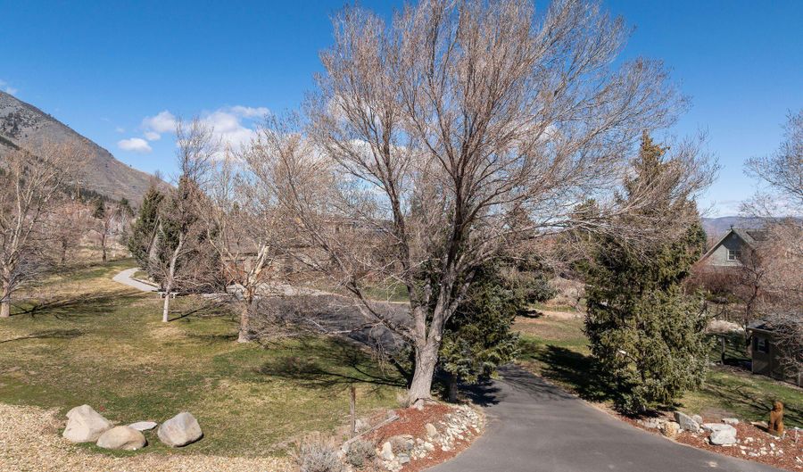 220 Limousin Ct, Genoa, NV 89411 - 3 Beds, 4 Bath