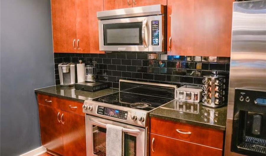 400 W Peachtree St NW 2006, Atlanta, GA 30308 - 2 Beds, 2 Bath