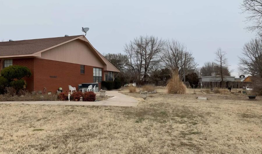 217 Ash St, Aline, OK 73716 - 3 Beds, 2 Bath