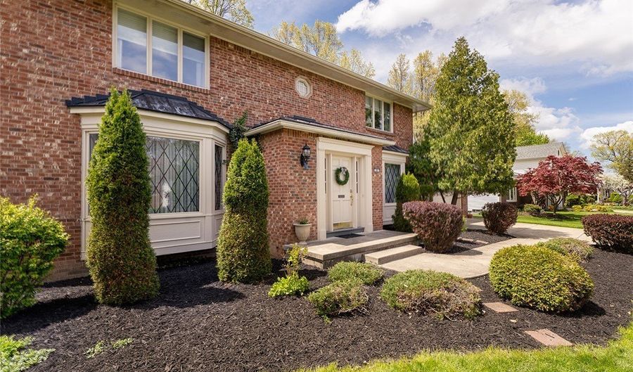 20 Parkhaven Dr, Amherst, NY 14228 - 4 Beds, 3 Bath