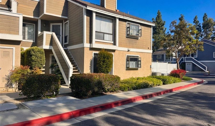 49 Clover, Aliso Viejo, CA 92656 - 2 Beds, 1 Bath
