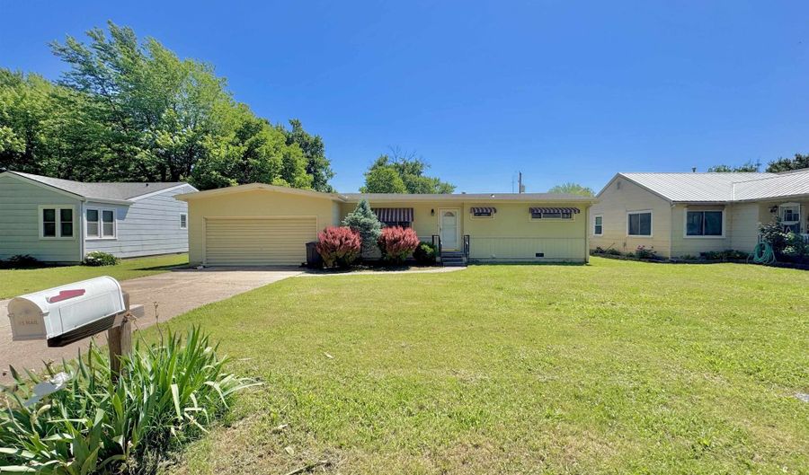 1018 N B St, Arkansas City, KS 67005 - 2 Beds, 1 Bath