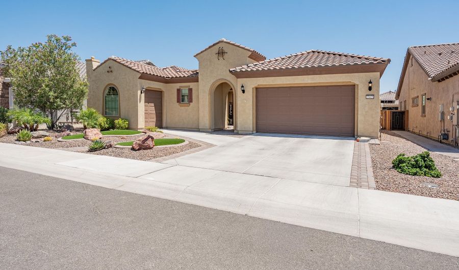 27425 W ESCUDA Dr, Buckeye, AZ 85396 - 3 Beds, 3 Bath