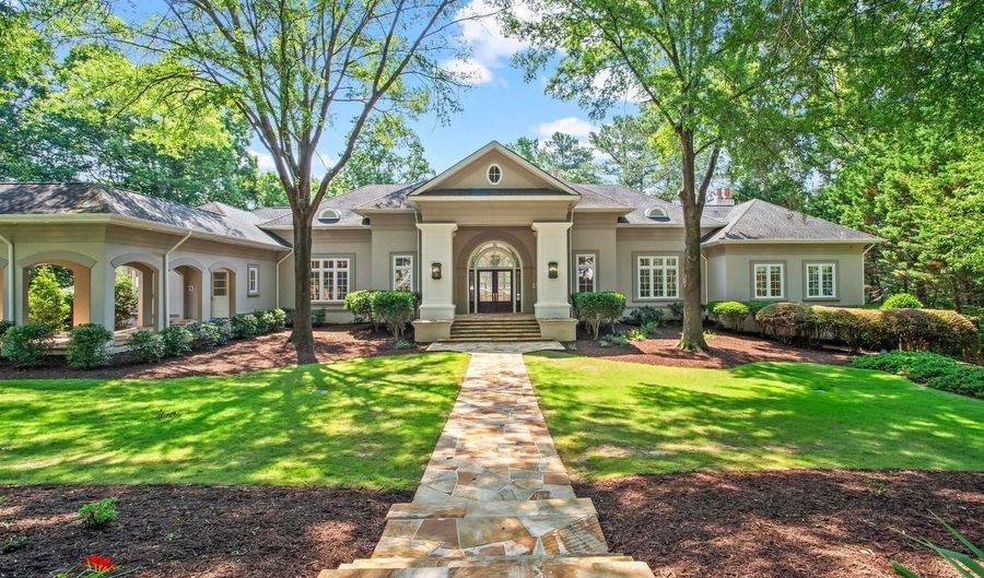 9335 Colonnade Trl, Alpharetta, GA 30022 - 5 Beds, 7 Bath