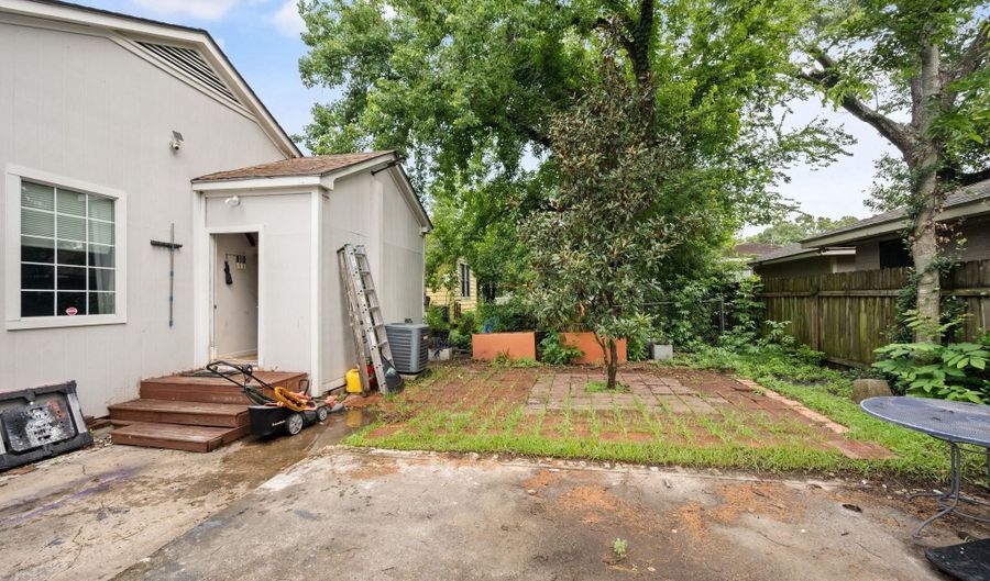 1031 S 16th St, Baton Rouge, LA 70802 - 3 Beds, 2 Bath