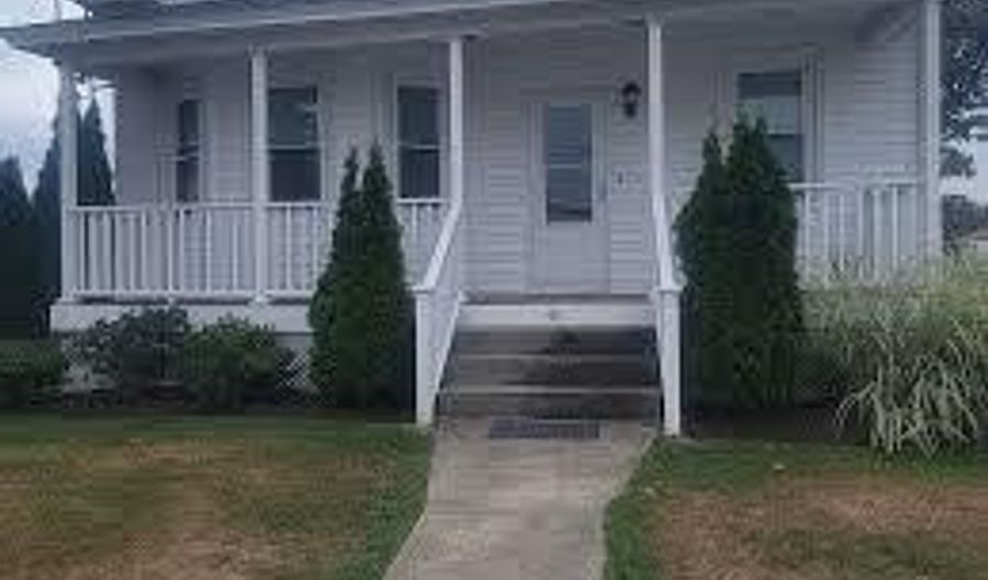 40 Batcheller St 1, Cranston, RI 02920 - 2 Beds, 1 Bath