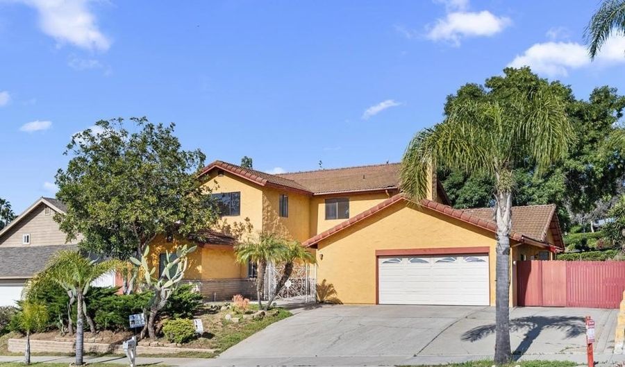 2070 Caaraway St, Escondido, CA 92026 - 5 Beds, 3 Bath