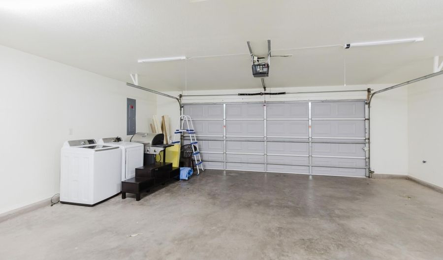 862 Hermoso El Sol, Alamogordo, NM 88310 - 3 Beds, 3 Bath
