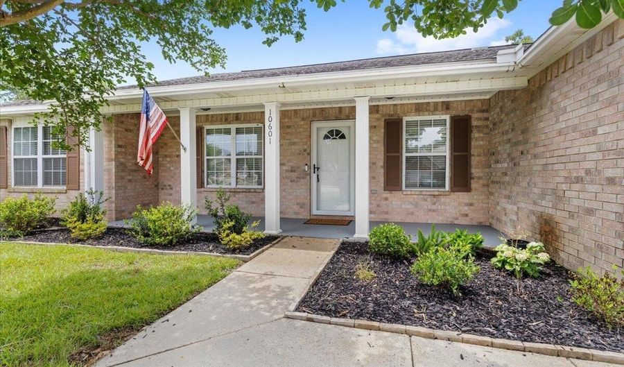 10601 W River Vue, Biloxi, MS 39532 - 3 Beds, 2 Bath