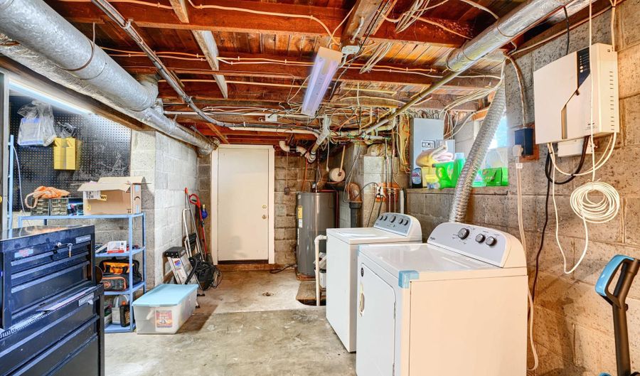 3921 E BAKER Ave E, Abingdon, MD 21009 - 2 Beds, 2 Bath