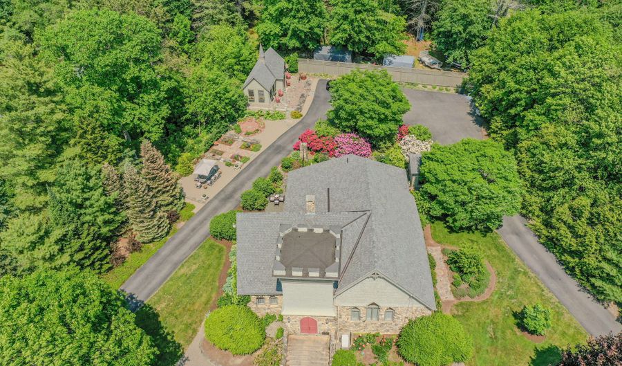 48 Old Searsport Ave, Belfast, ME 04915 - 3 Beds, 2 Bath