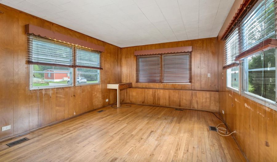 5 Deer Ln, Belmont, NH 03220 - 1 Beds, 1 Bath