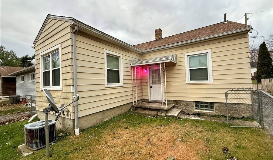 1253 Sevilla Ave, Akron, OH 44314 - 3 Beds, 1 Bath