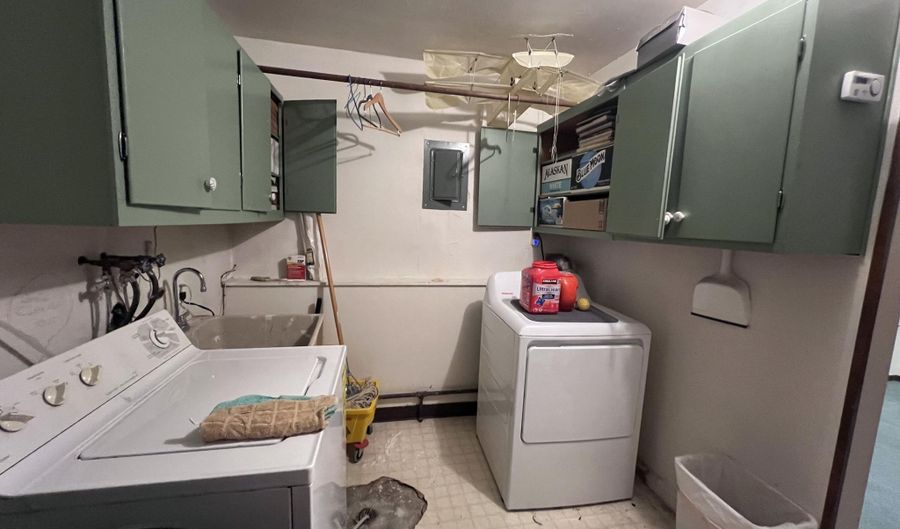 3160 W 71st Ave, Anchorage, AK 99502 - 4 Beds, 2 Bath