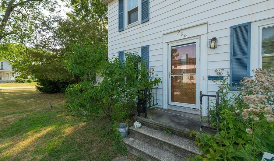 780 Minerva St, Amherst, OH 44001 - 3 Beds, 1 Bath