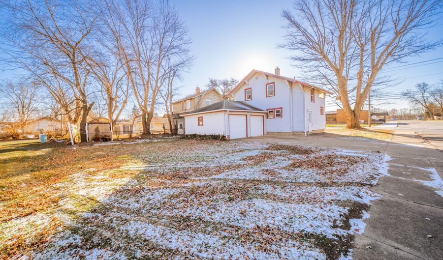 126 W 29th St, Anderson, IN 46016 - 3 Beds, 2 Bath