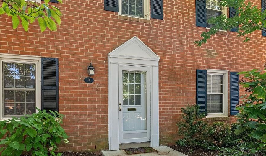 7 GEORGETOWN Ct, Annapolis, MD 21403 - 3 Beds, 2 Bath