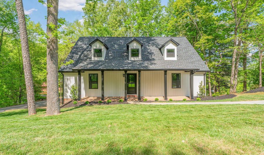 1512 Brentwood Dr, Athens, TN 37303 - 4 Beds, 4 Bath