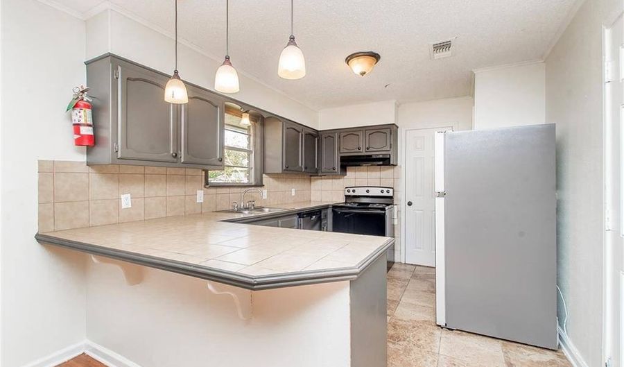 5319 Wexford Dr, Baton Rouge, LA 70814 - 4 Beds, 2 Bath