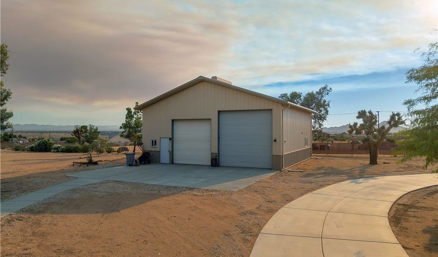 23355 Cuyama, Apple Valley, CA 92307 - 3 Beds, 2 Bath