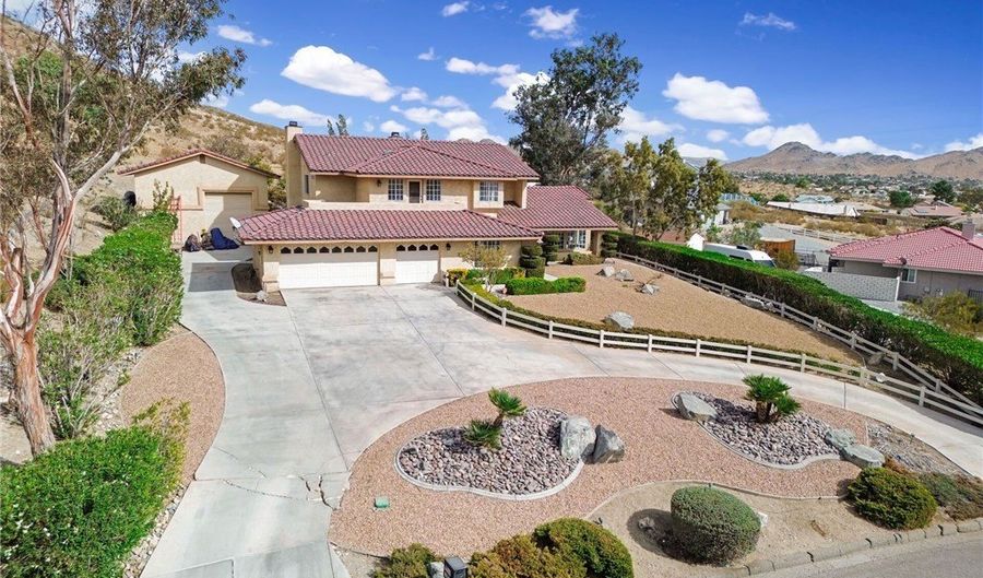 18032 Ohna Rd, Apple Valley, CA 92307 - 5 Beds, 3 Bath