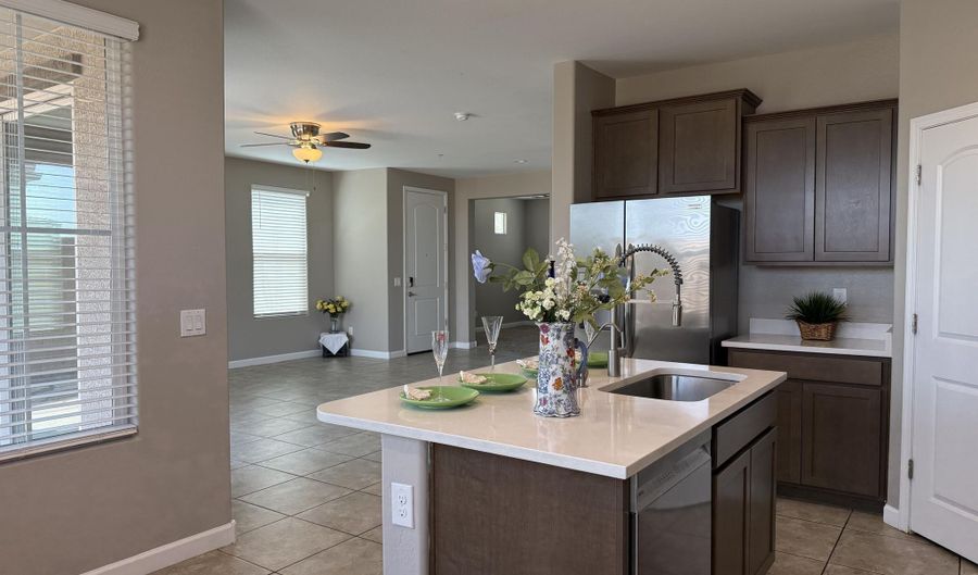 1255 N ARIZONA Ave 1258, Chandler, AZ 85225 - 3 Beds, 3 Bath