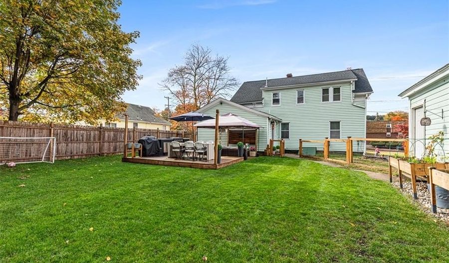 27 Dean Ave, Johnston, RI 02919 - 5 Beds, 2 Bath