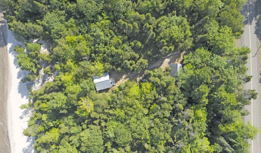 6313 Five Mile Point Rd, Allouez, MI 49805 - 1 Beds, 1 Bath