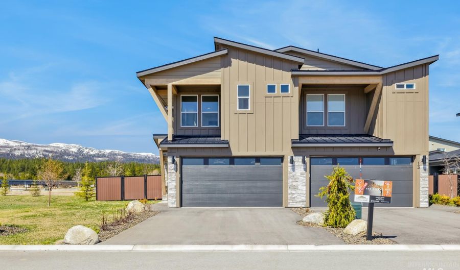 11 N Creek Way, Cascade, ID 83611 - 2 Beds, 3 Bath