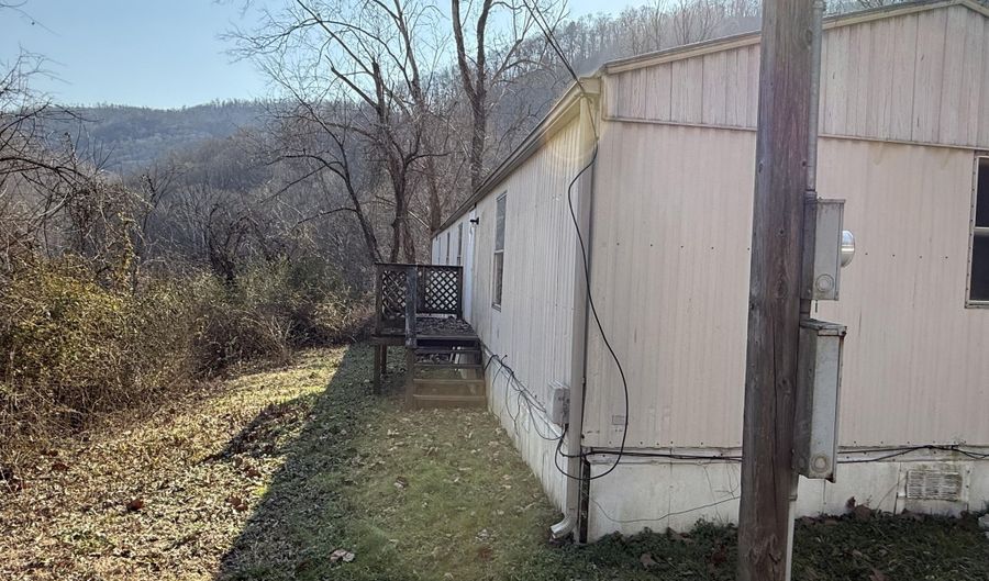 6461 KY-66, Arjay, KY 40902 - 6 Beds, 4 Bath