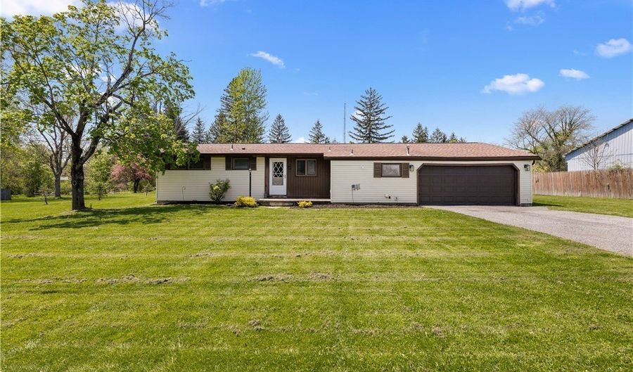 1152 Clearvue Dr, Alden, NY 14004 - 3 Beds, 2 Bath