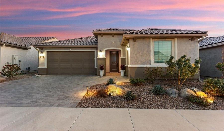 27453 W WAHALLA Ln, Buckeye, AZ 85396 - 2 Beds, 3 Bath