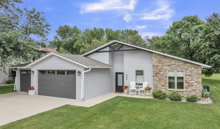 994 Emerald Hills Dr S, Arnolds Park, IA 51331 - 2 Beds, 2 Bath