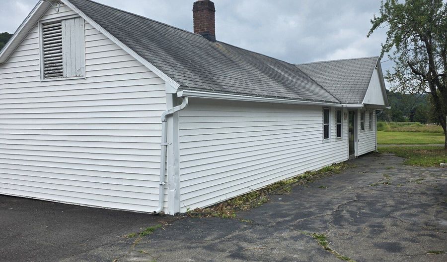 194 Beacon Valley Rd, Beacon Falls, CT 06403 - 0 Beds, 0 Bath