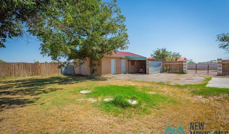 R330 S Thirteenth Street, Artesia, NM 88210 - 4 Beds, 3 Bath