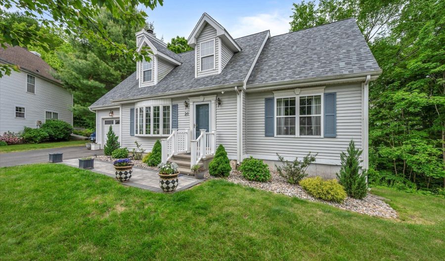 21 Lakeview Dr, Branford, CT 06405 - 4 Beds, 3 Bath