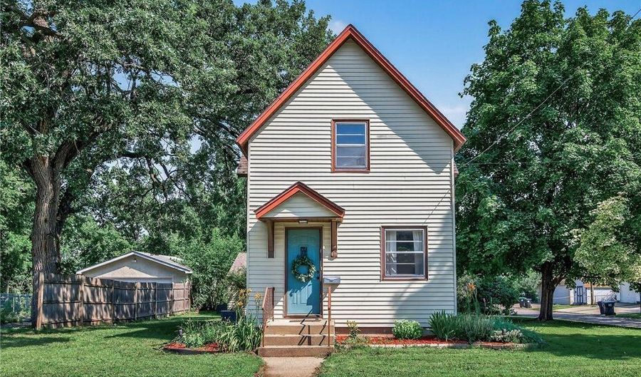 319 Polk St, Anoka, MN 55303 - 3 Beds, 2 Bath
