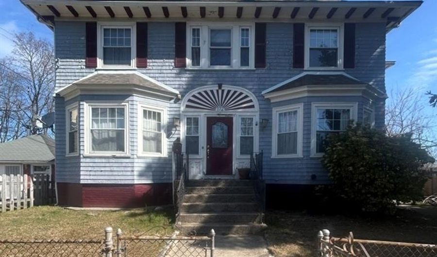 172 Central Ave, East Providence, RI 02914 - 7 Beds, 4 Bath