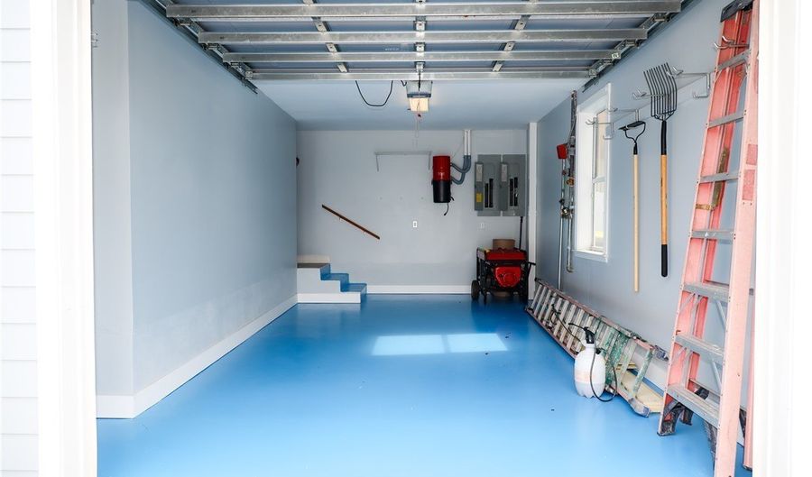 16470 Oakview Cir, Alva, FL 33920 - 5 Beds, 5 Bath