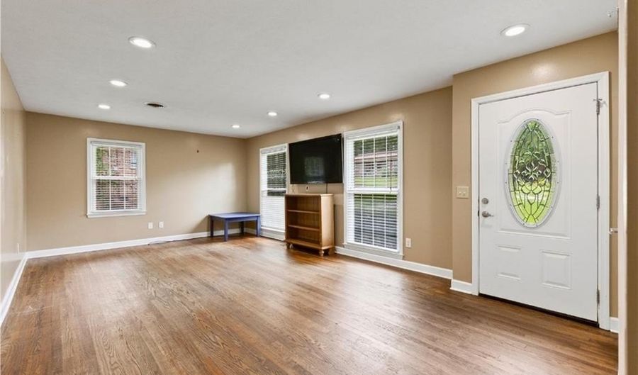 833 CAHABA Dr, Auburn, AL 36830 - 3 Beds, 2 Bath