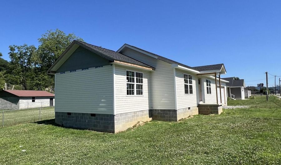 320 N Allison Ave, Barbourville, KY 40906 - 3 Beds, 2 Bath