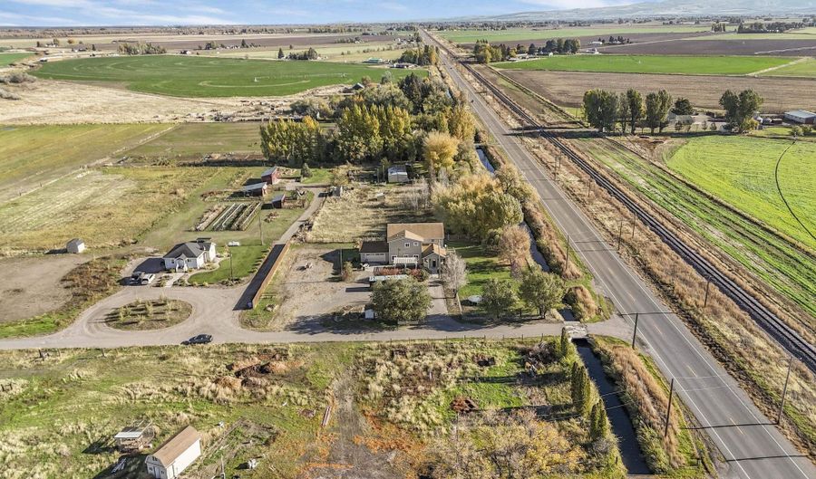 168 HWY 91, Blackfoot, ID 83221 - 5 Beds, 4 Bath