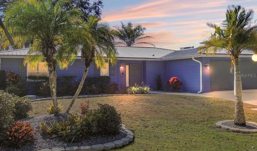 1621 SPRING GARDEN Dr, Astor, FL 32102 - 2 Beds, 2 Bath