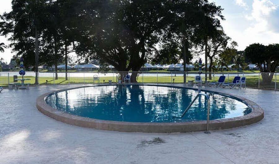 300 John F Kennedy Dr 208, Atlantis, FL 33462 - 3 Beds, 2 Bath