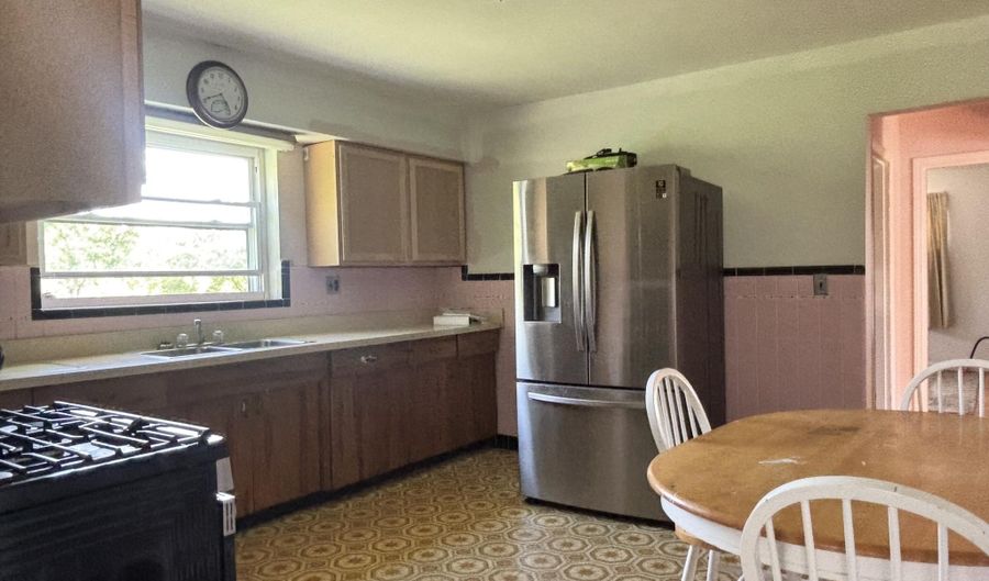 16 Shaw Dr, Alexandria, KY 41001 - 2 Beds, 1 Bath