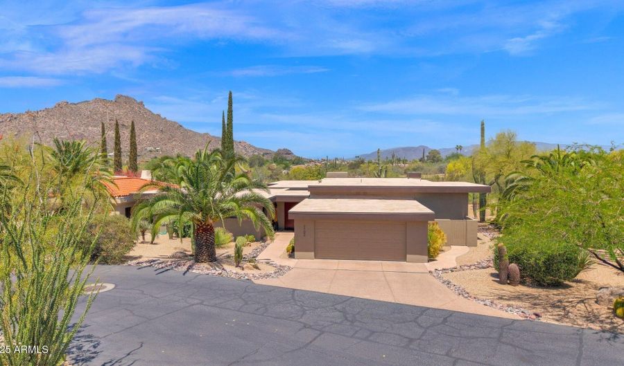 1702 E STAGHORN Ln, Carefree, AZ 85377 - 3 Beds, 3 Bath