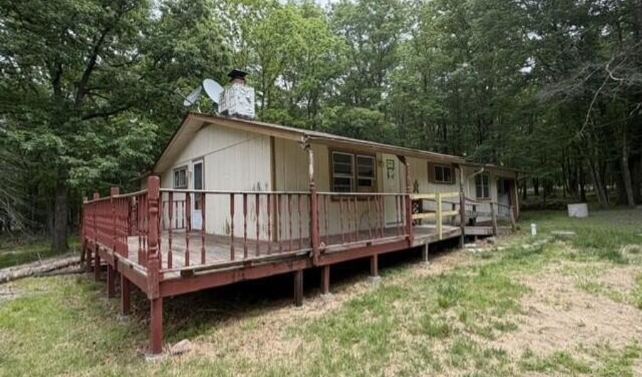 10 Cedar Ln, Albrightsville, PA 18210 - 3 Beds, 2 Bath