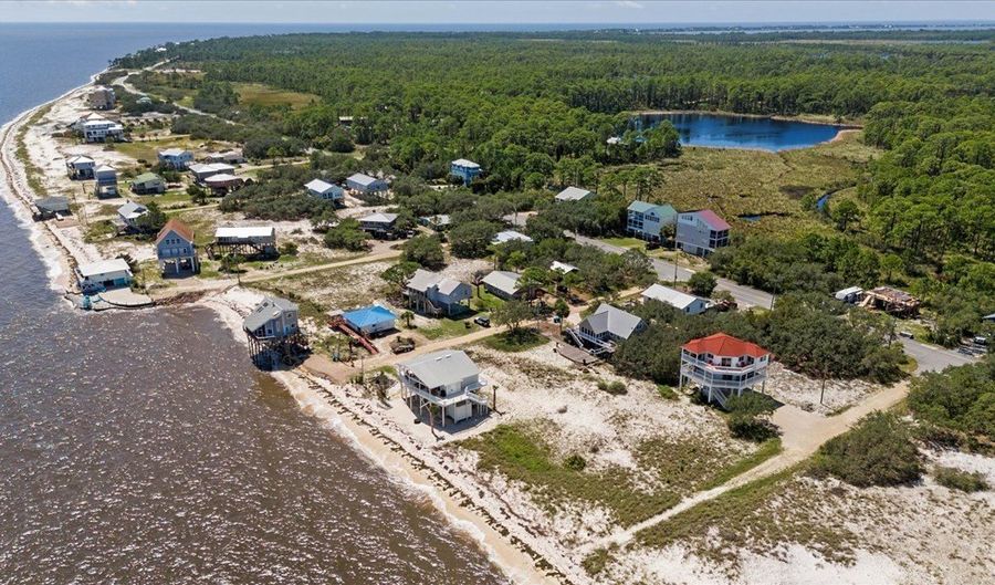 6 Kingfish St, Alligator Point, FL 32346 - 4 Beds, 3 Bath